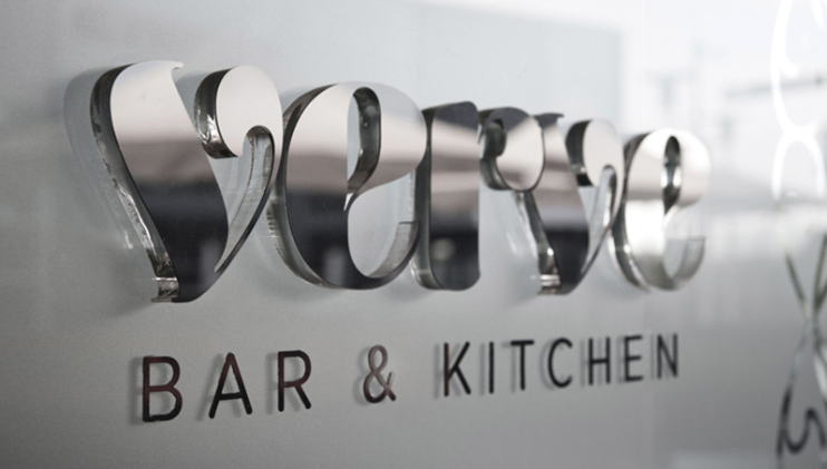 激光切割亚克力广告牌，城市中的新亮点