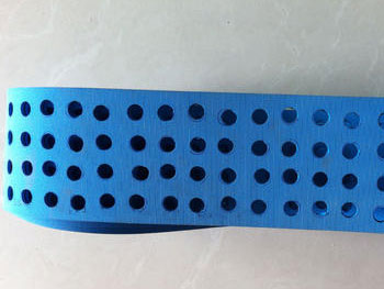 传送带用什么打孔？