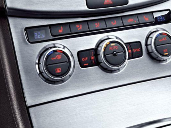 汽车装饰件激光拉丝设备—激光打标机 &nbsp;塑料拉丝