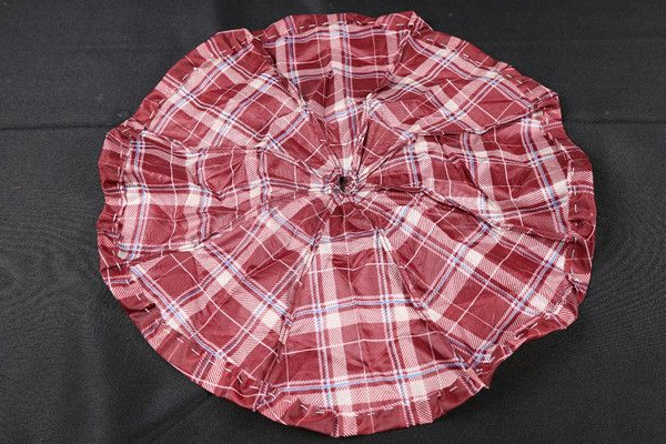 雨伞布尼龙布激光切割裁剪，晴天雨天都有激光的陪伴