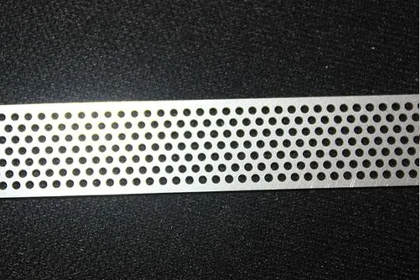 金属精密打孔设备——激光打孔机