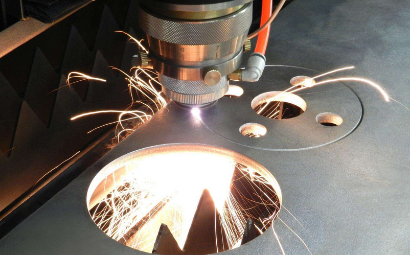 光纤激光切割机产生误差的原因