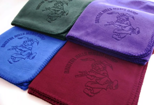 激光印花毛绒围巾：要风度也要温度