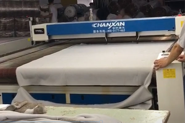 大型布料准用激光切割设备——电脑激光裁床机